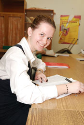 Инга Мерзлякова готовится к защите дипломного проекта