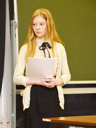 Беспалова Светлана выступает с защитой дипломного проекта