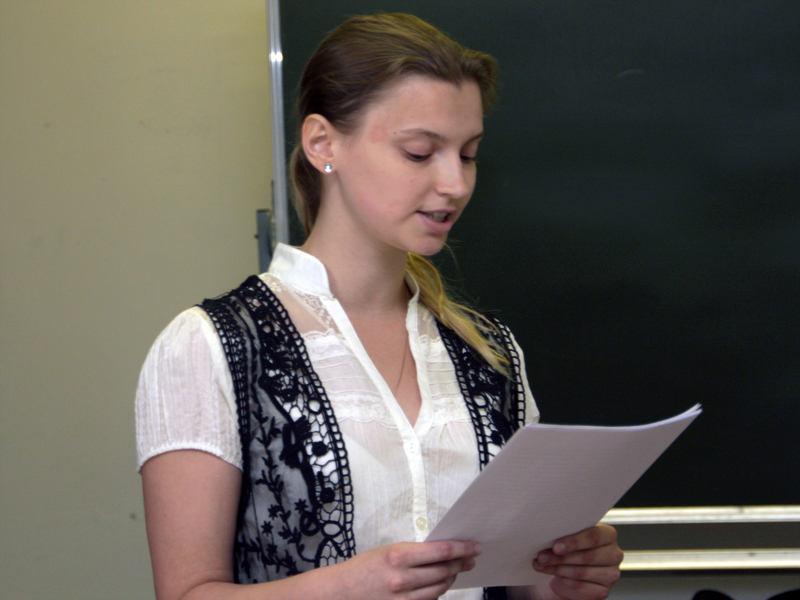 Костикова Василиса выступает с защитой дипломного проекта