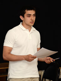 Иван Сивохин выступает с защитой дипломного проекта