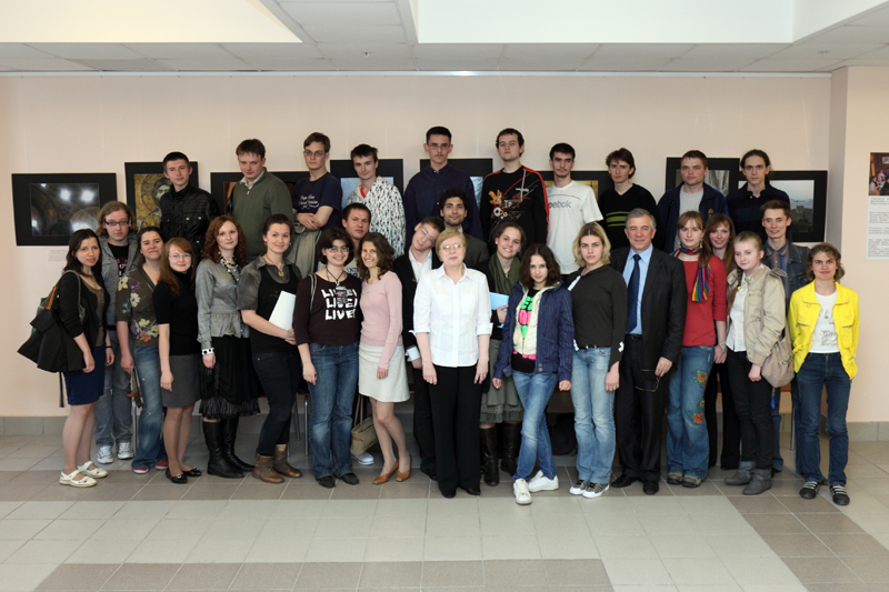 Участники I Межвузовской студенческой олимпиады по исторической информатике. Фото на память